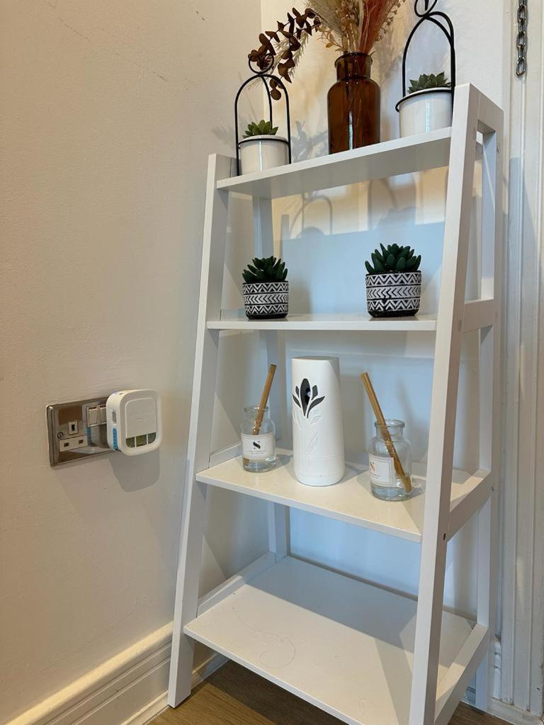 Cosy Views Apartment London Bagian luar foto