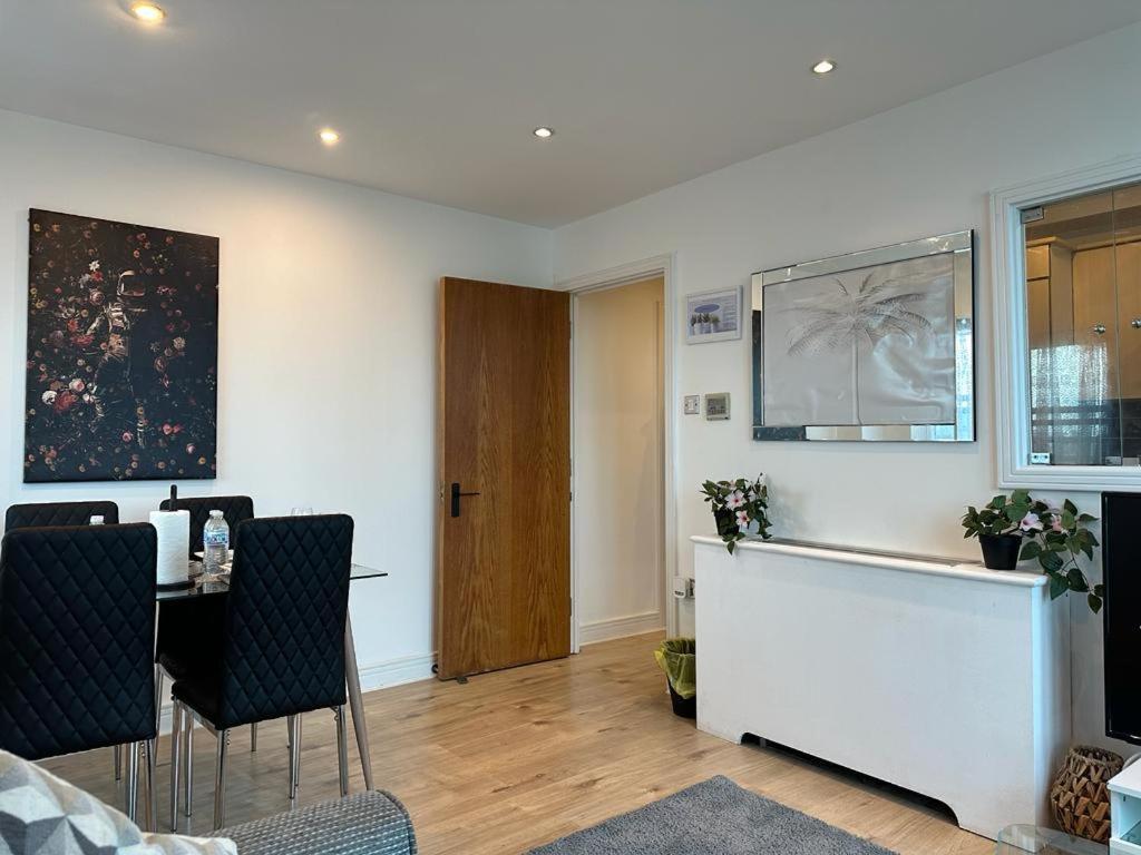 Cosy Views Apartment London Bagian luar foto